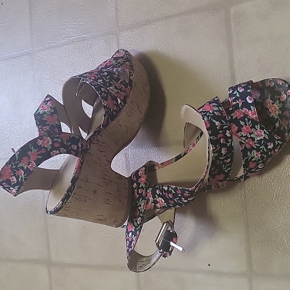 Floral cork heels